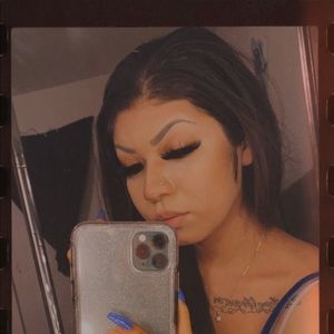 Meet your Posher, Claudia